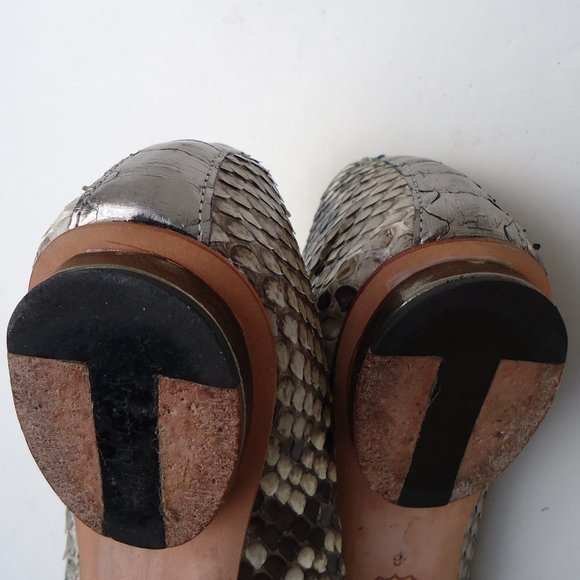 SIZE 8. Alexandre Birman python leather flat shoes. - Picture 15 of 16